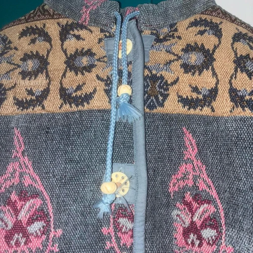Vintage-Inspired Gray Teddy Jacket with Pink & Gold Motifs